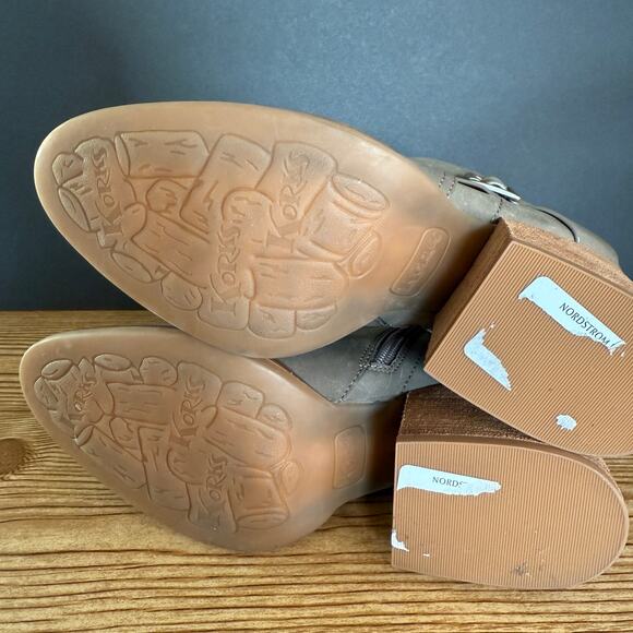 Korks Grey Wood Block Heel Ankle Booties Boot Sz 7 Gray Western Boho Shabby Chic - Picture 13 of 13